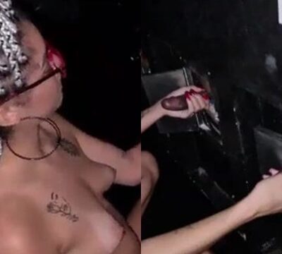 Morena teniendo sexo con varios hombres en una fiesta