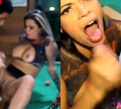 Mujer dando su coño en la mesa de billar