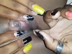 Dos lesbianas angoleñas muy calientes follándose y chupándose y haciendo un vídeo oral muy excitante – Amateurs