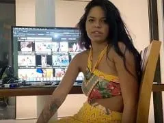 Mujer Demasiado Caliente Morena Se Puso De Rodillas Esperando Leche Y Se Puso La Cara Toda Derretida