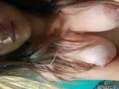 Esposa Tiró sus bragas a un lado y se puso caliente con avidez