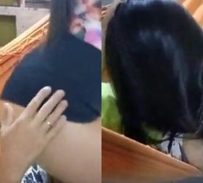 Mujer dando su coño y chupando polla en la hamaca