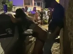 Jovencita follando en la calle tras beber hasta hartarse en el Carnaval 2024