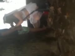 Carnaval 2020: Mujer fue pillada chupándosela a un fan en plena calle durante un bloco y luego dio su coño al aire libre – Aficionados