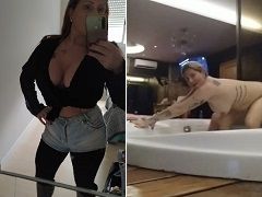 Mujer milf sentado en una polla en una bañera