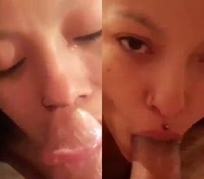Mujer traviesa tragando polla y tomando semen