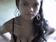 Filtrado en WhatsApp un vídeo casero de una ninfa caliente de Alien Park en porno casero