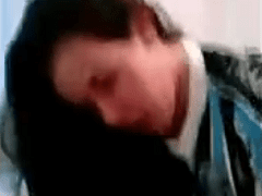 Vídeo porno amateur de una jovencita muy caliente follando con su novio online