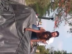 Pillan a una pareja de locos latinos practicando sexo encima de un camión en marcha en la autopista y la multitud lo grabó – Aficionados