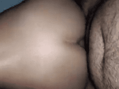 Mujer le hace una paja a su novio y lo vuelve loco de lujuria