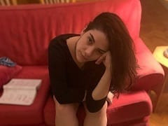 La actriz brasileña más caliente y rellenita de la serie Hard mostrándose desnuda en una escena de sexo con las tetas contoneándose