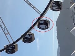 En pleno parque de atracciones, en la noria, una traviesa se la chupó a su novio en la cabina y la pillaron