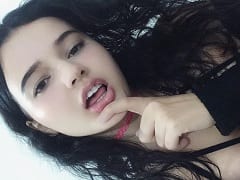 Mujer Deliciosa Ninfa Blanca Vuelve a Mostrarse Desnuda y Masturbarse Gimiendo Demasiado