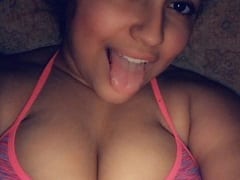 Mujer dio a su novio una chupada caliente y se metió en su polla en el vídeo casero