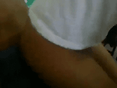 Vídeo de sexo amateur de jóvenes amigos follando en el colegio y un chico pervertido lo filma todo