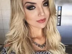 Que le gusta presumir es la nueva BBB Sister y tiene vídeos sexys