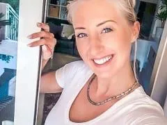 Blondie Demasiado Maravilloso Alemán Chupado Su Novio Talentosamente Y Rebotó En Su Polla Hasta Que Él Se Corrió Dentro