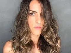 La famosa actriz se desnudó totalmente en una obra de teatro “ficticia” y enseñó sus tetas naturales