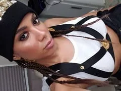 La cantante brasileña más devastadora, fue vista besando a dos mujeres, posiblemente para un vídeo musical