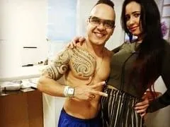 Otro video amateur de primera con esta deliciosa morena con enormes ¡que le encanta follar