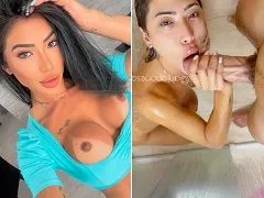 Deliciosa japonesa brasileña chupando en la bañera y tragando semen