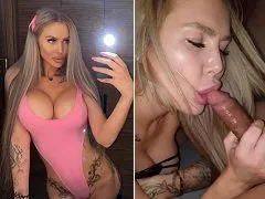 Rubia bocona chupando y dando su coño a cuatro patas
