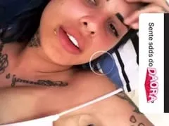 Deliciosa Funkeira contestaba a una historia de Instagram y acabó pagando las tetas