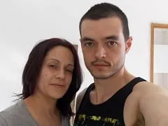 Marlene la Esposa del Perro le Hace una Mamada Sensacional a su Joven Esposo y Luego Entra Duro Mientras El lo Filma Todo