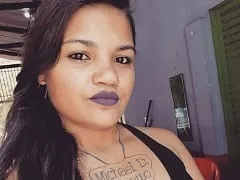 Fue demasiado traviesa para darse la vuelta antes de caer sobre la polla de su coronado y follársela con el culo.