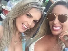 Lucky Boy se lleva a dos zorras al estilo Panicat a un motel en São Paulo – SP y graba un vídeo amateur de las dos cachondas chupándosela mutuamente – 2