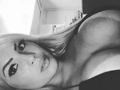 Ninfeta Gaucha De Porto Alegre Caiu Na Net Dando Uma Mamada Muito Gostosa No Seu Parceiro, Chupando Y Mirando Seduciendo Muy Sexy