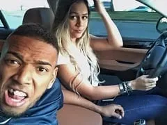 Filtró en Internet un vídeo íntimo en el que se comía a una fan a cuatro patas y su amigo MC Tikão lo filmaba todo