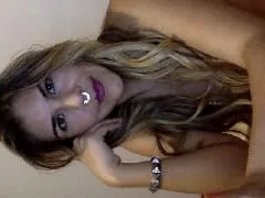 Rubia caliente y muy cachonda de Guarulhos – SP Que trabaja como modelo erótica Graba videos jugando con su prometido y se muestra en fotos desnuda