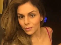 Bisexual caliente Rafaella Colletti de Moema – SP que trabaja como escolta de lujo grabó un video amateur mostrando y tomó fotos calientes