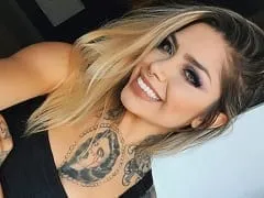 Modelo paulista de 22 años, atrevido y tatuado Participó en “Fifa Strip” en el canal de Aruan Felix y se desnudó