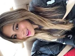 Ally Brooke, de Fifth Harmony, llevó un bañador a una entrega de premios y parte de su coño apareció en directo