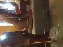 Cornudo se masturba viendo follar a su mujer – x video