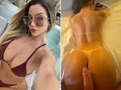 Deliciosa rubia Maria Eduarda dando su culo boca abajo