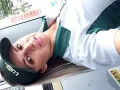 La gasolinera BR tiene una promoción del Mundial: llene el depósito y reciba una mamada profesional.