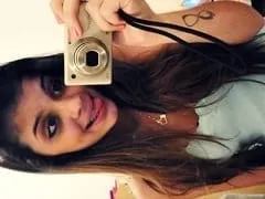 La joven y caliente Priscila de Rio Bonito – RJ pagó un boquetão hasta que llegó el tipo y siguió chupándole la polla