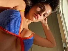 Amanda Trivizas deliciosa morena chupando y mostrando desnuda
