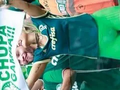 Rubia Hincha Hincha muy caliente del Palmeiras que le gusta exhibirse cayó en la red follando con su amiga